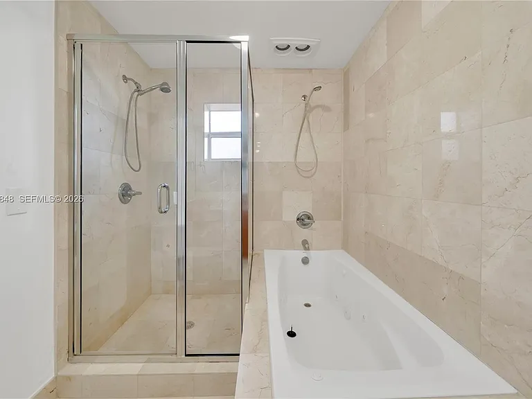 7600 SW 19th Ter #C — Photo 3