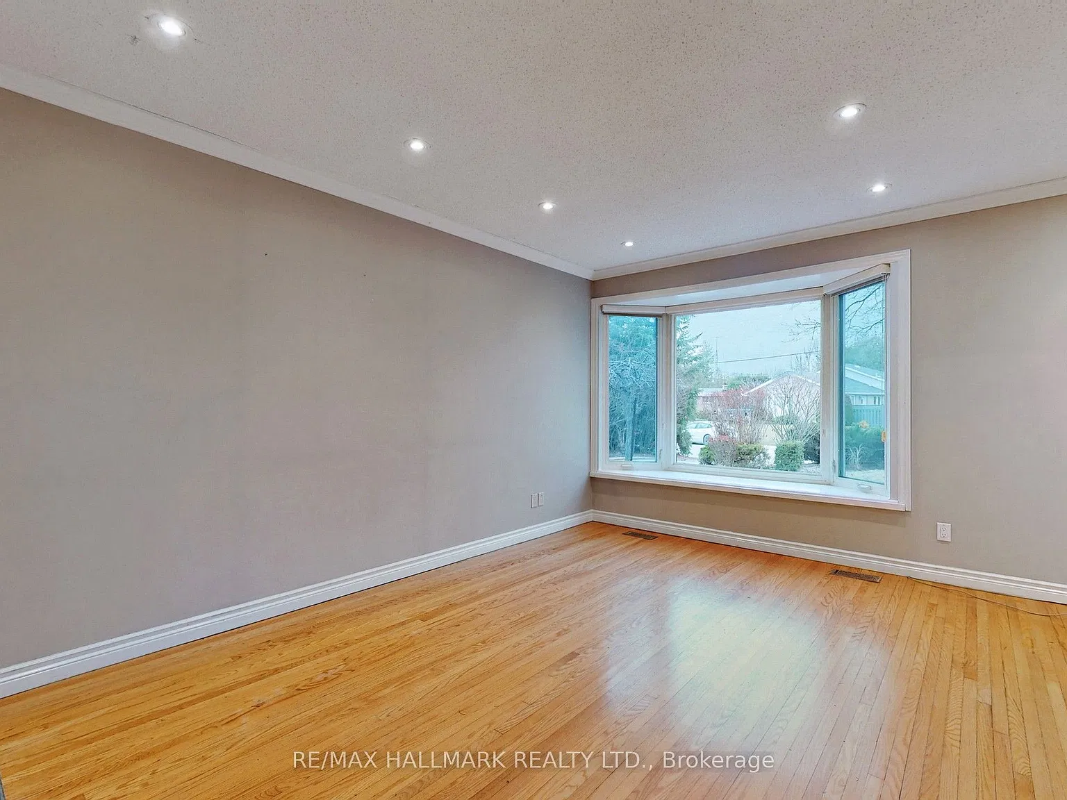 3 bed, $3,200 — Photo 3