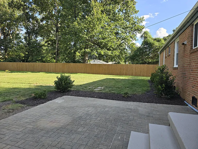 7998 Wynbrook Ln — Photo 36