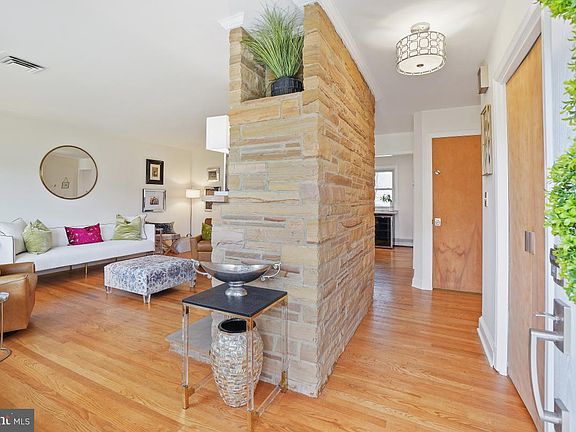 3rd image of 17708 Parkridge Dr
