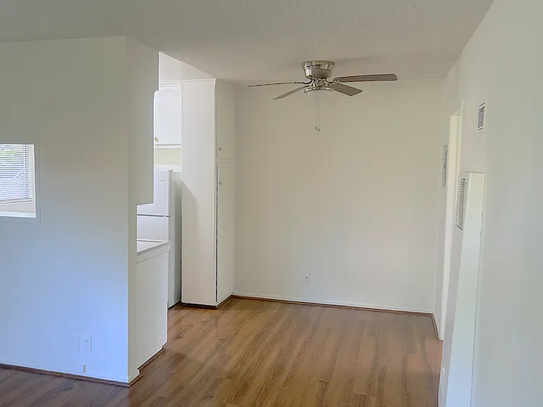 5160 Denny Ave #1 — Photo 4