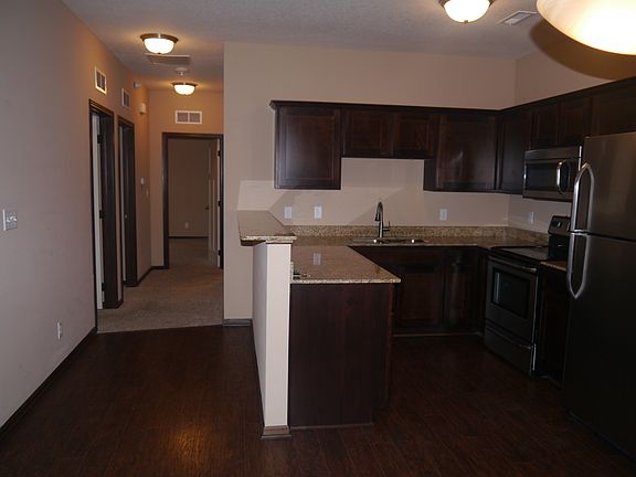 4th image of 1211 NE Windsor Dr Unit 203