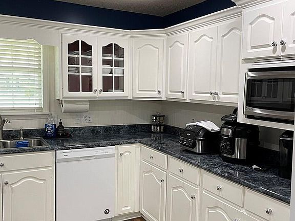 2nd image of 1418 Forest Way