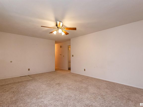 5th image of 1524 W Thames Dr