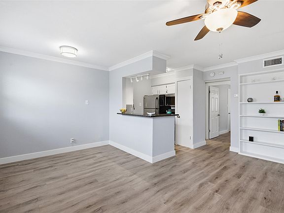 2nd image of 2401 Manor Rd APT 232