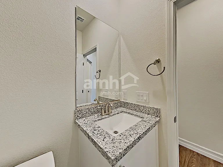 979 Nero Ave — Photo 15