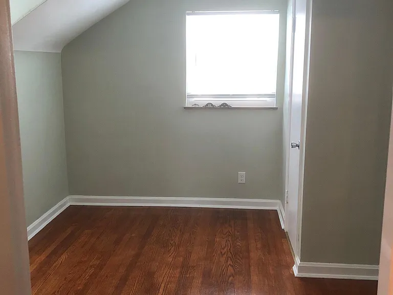 8991 Plainfield Rd — Photo 14