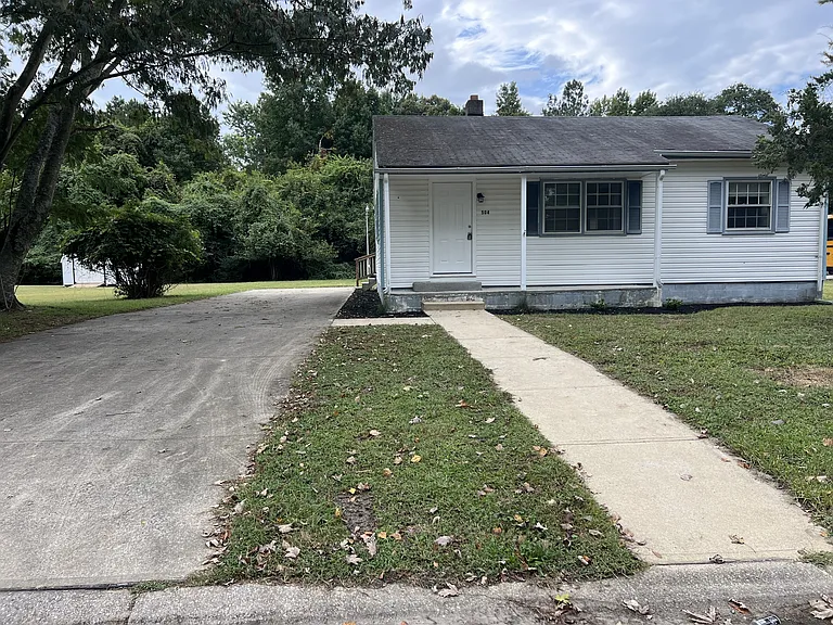 504 Robinson St — Photo 1