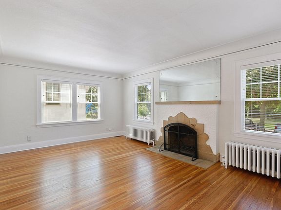 3rd image of 4021 Dupont Ave S #1