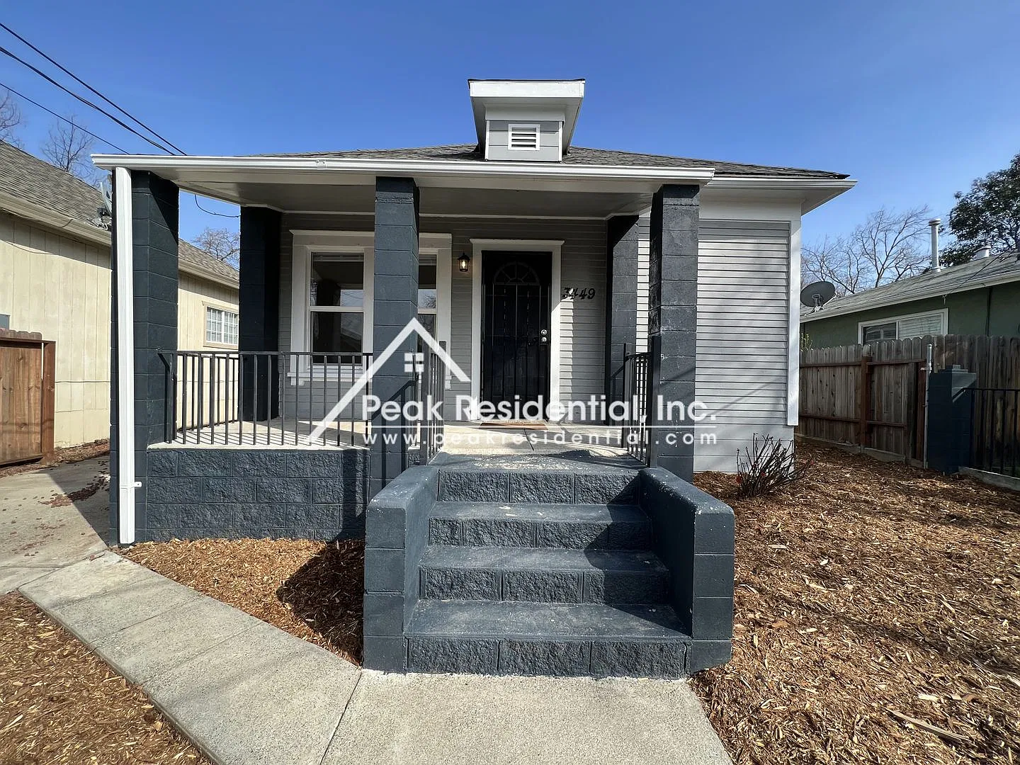Charming 2bd/1ba House with Garage near UCD Med Center! — Photo 3