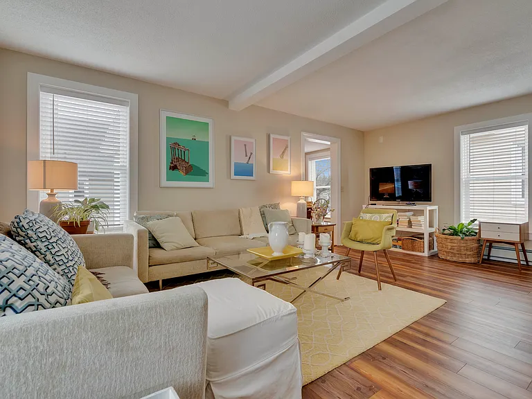 10 Dunn St #2 — Photo 4