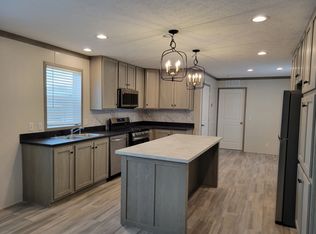 9136 Windward Dr #214, Algonac, MI 48001