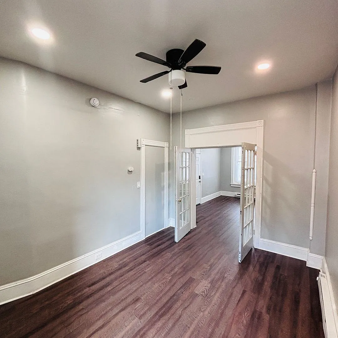 1154 Washington St — Photo 2