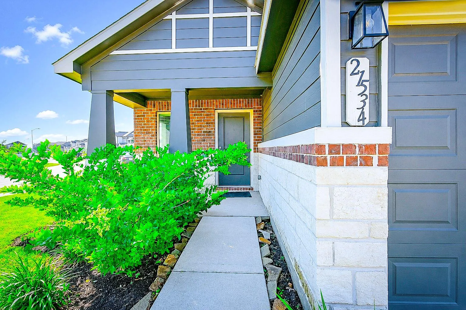 4 bed, 2.0 bath, 1648 sqft, $2,350 — Photo 4
