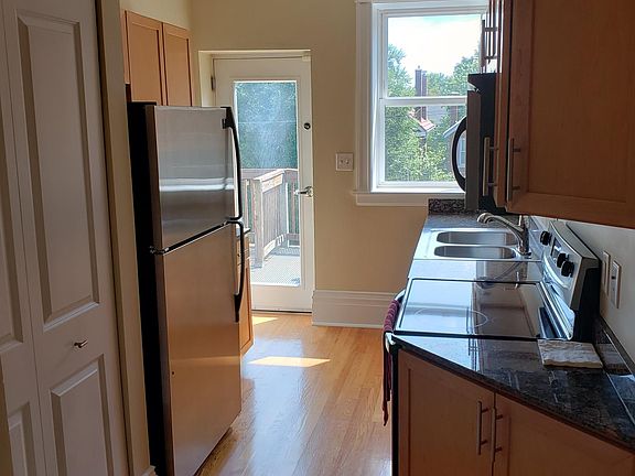 4th image of 6114 Washington Ave Unit 302