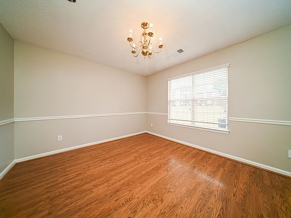 5th image of 425 Canoga Ct
