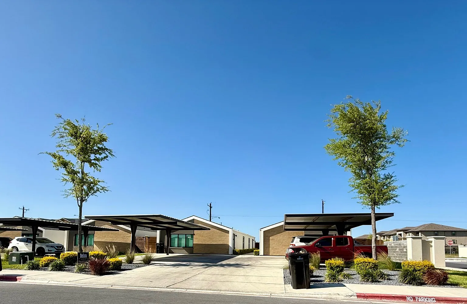1321 East Iris Avenue - 1 — Photo 3