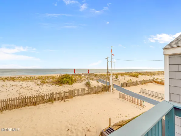63 E Rutherford Lane, Lavallette, NJ 08735