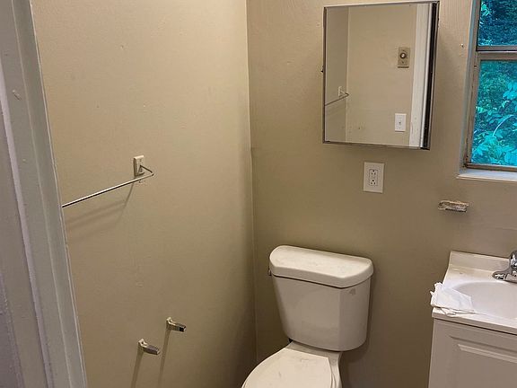 5th image of 2121 Staunton Ave NW