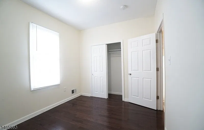 3 bed, 1.0 bath, $1,350 — Photo 4