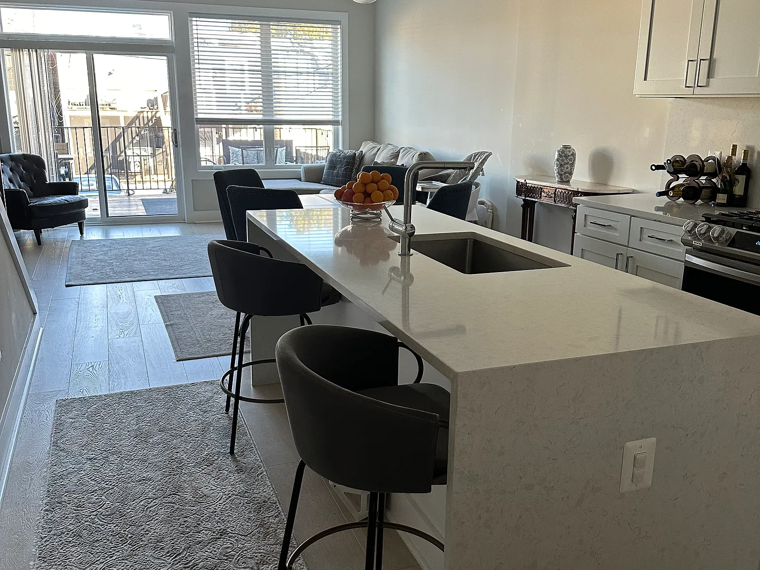 2 bed, 1200 sqft, $3,249 — Photo 4