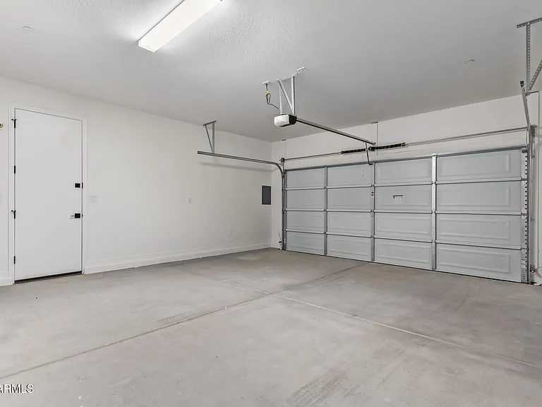 21301 W Roanoke Ave — Photo 34