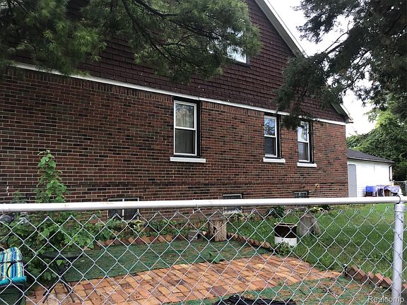 11th image of 14481 Camden St
