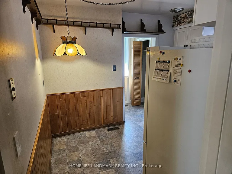 147 Fitzgibbon Ave #MAIN — Photo 13