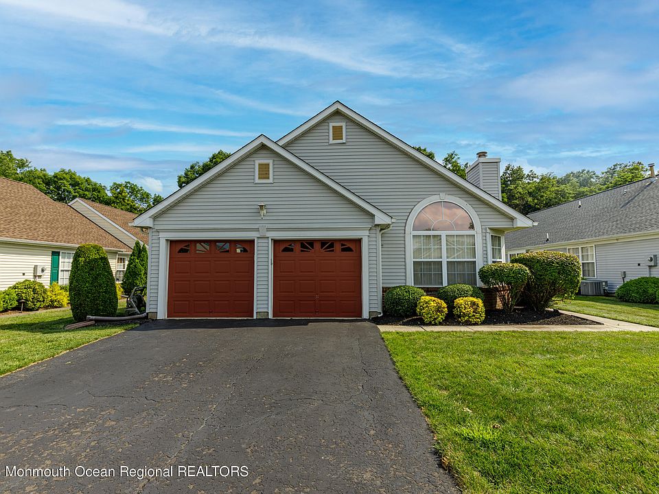 1st image of 2386 Woodbine Lane