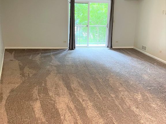 3rd image of 1 Bloomingdale Pl APT 212