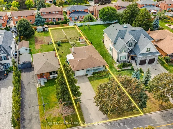 4038 Wilcox Rd, Mississauga, ON L4Z 1B7