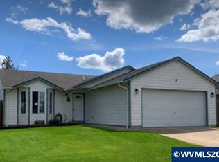 1048 Kees St, Lebanon, OR 97355