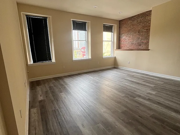 334 S Broad St #3 — Photo 6