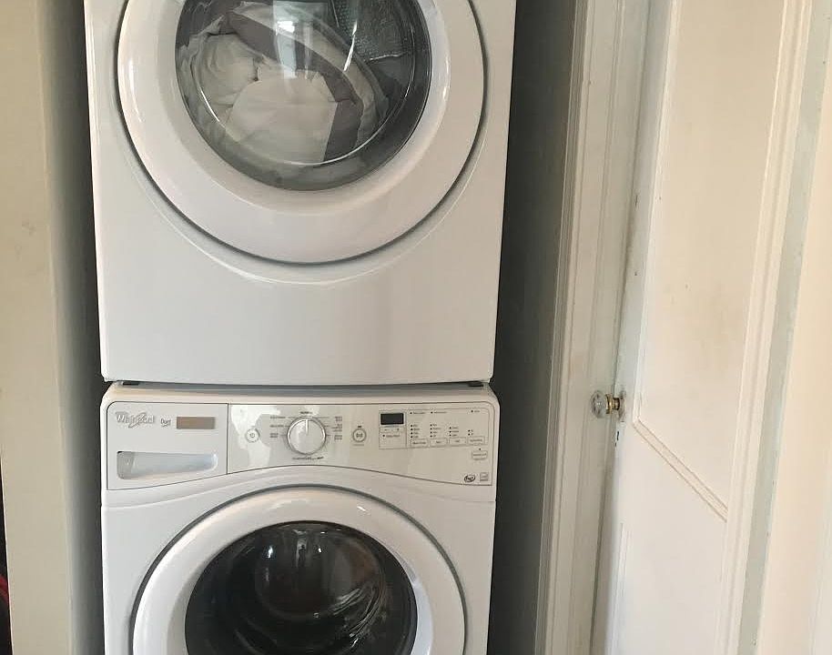 2nd image of 3051 Glenview St