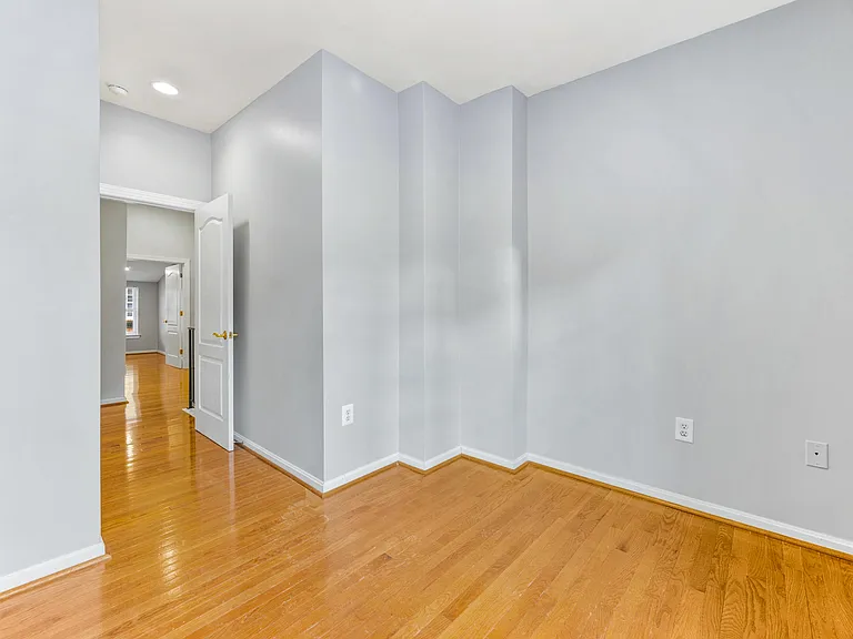 2023 Portugal St — Photo 19