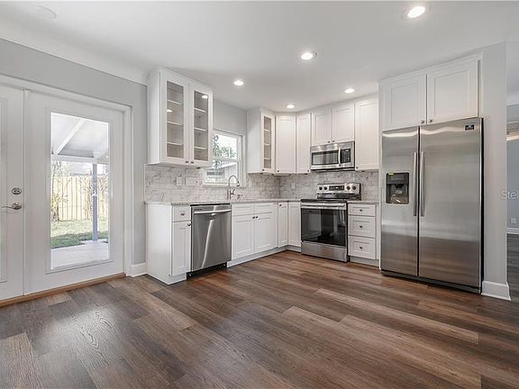 4th image of 296 45th Ave NE