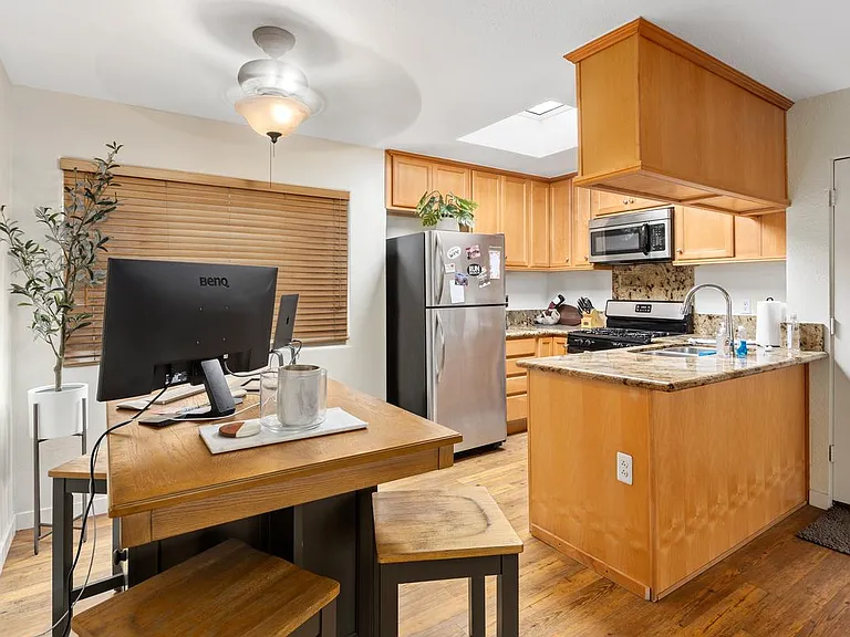 5427 La Jolla Blvd #4 — Photo 4