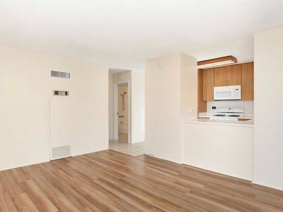 2nd image of 430 Lewers St APT 14D