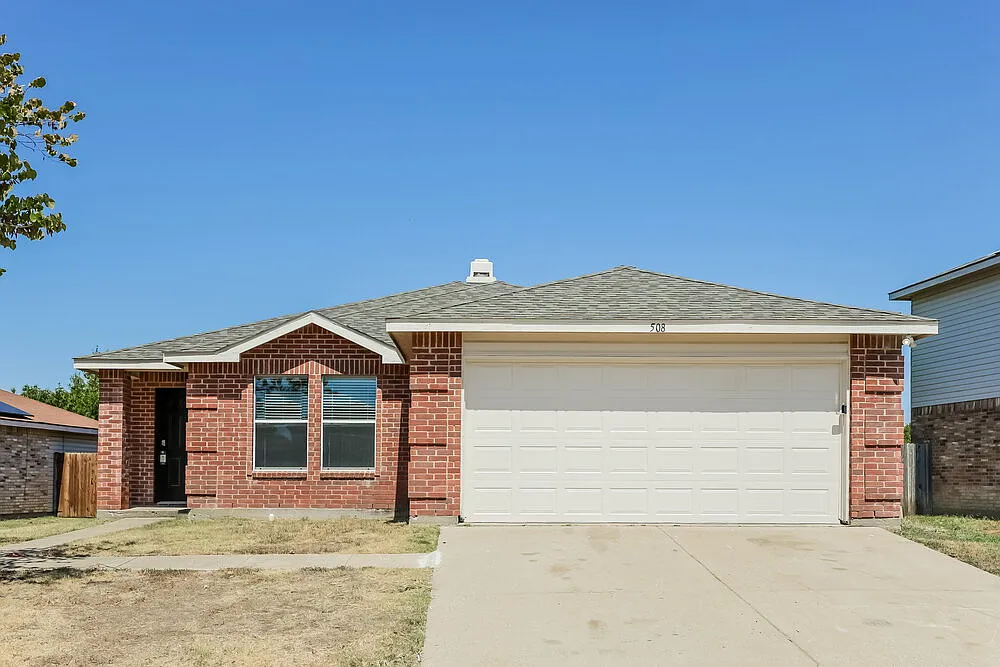 3 bed, 2.0 bath, 1527 sqft, $2,045 — Photo 1