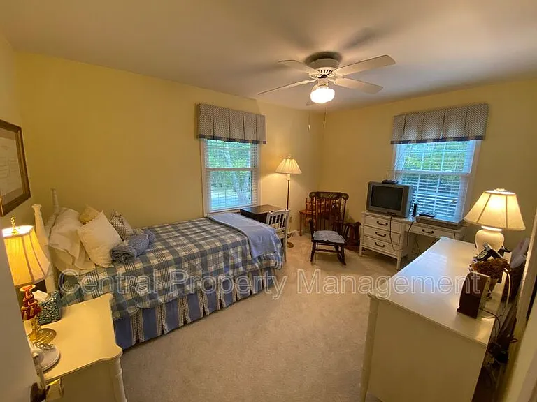 4724 Coach Hill Dr — Photo 39