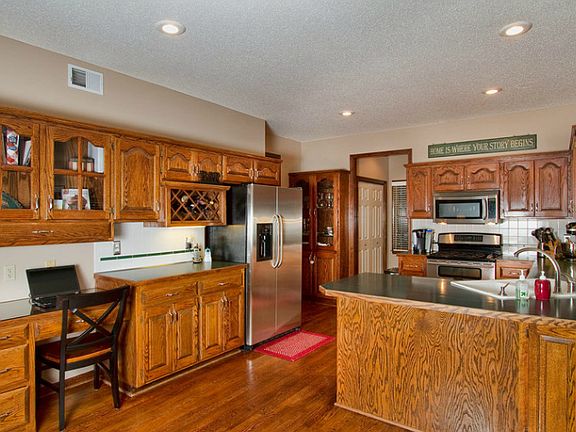Built in Desk & Bar Seating