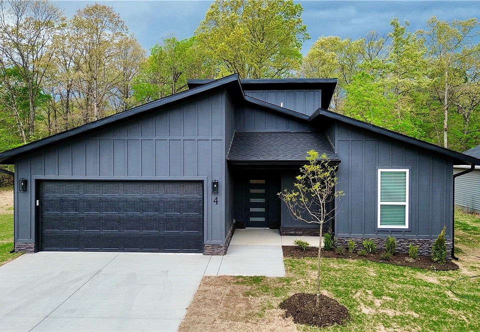 1st image of 4 Shetland Cir