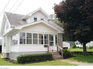 124 Oakwood St, Barberton, OH 44203