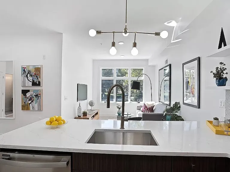 274 Duncan Ave #2 — Photo 4