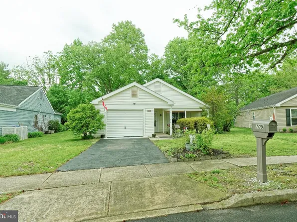 105 Buckingham Dr, Southampton, NJ 08088