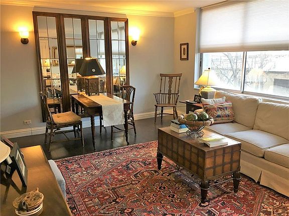 3rd image of 353 E 72nd St APT 6D