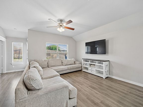2nd image of 4261 Bullock Ln