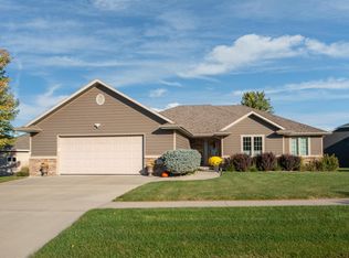 6413 Mickelson St, Sioux City, IA 51106