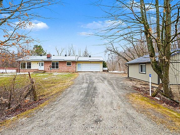3rd image of 715 Hanna Rd