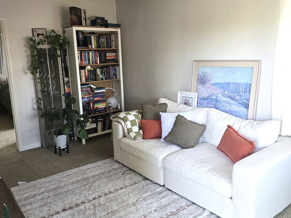 Livimg Room Area and TV on opposite Wall